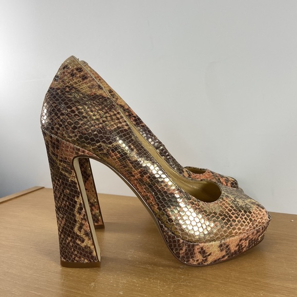 Gianni Bini Size 8 Peep Toe Platform Heels Snake Skin Print - Picture 2 of 12